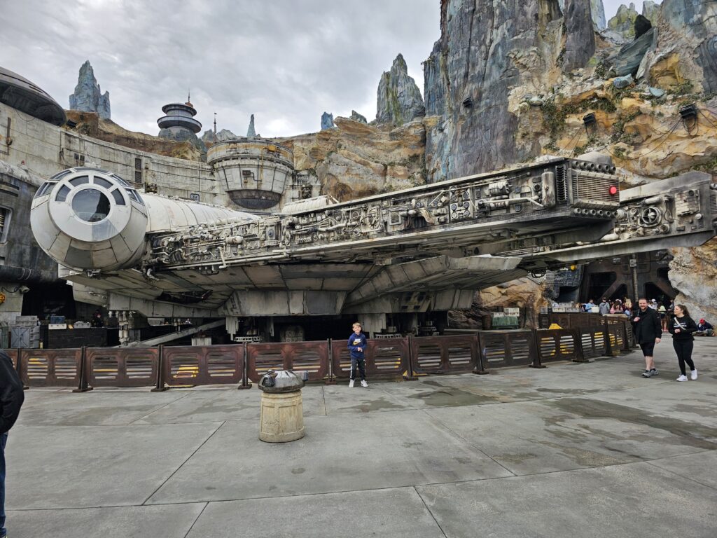 Star Wars Millenium Falcon Disneyland