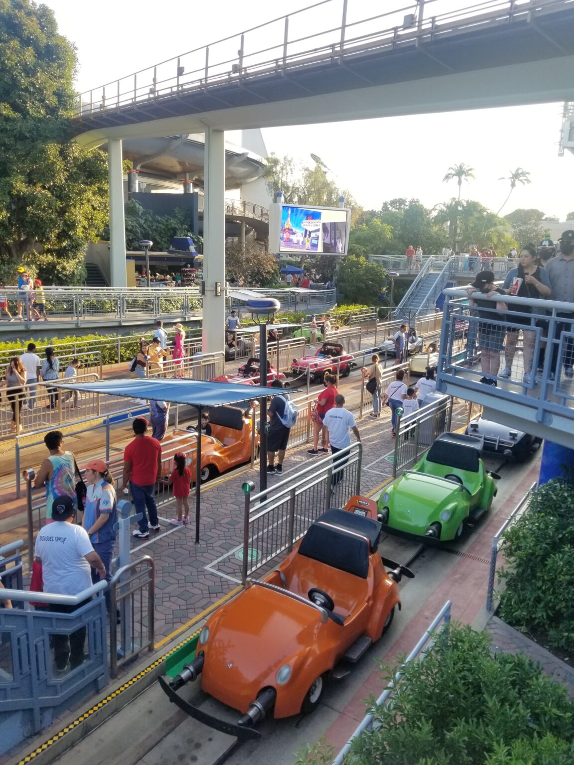 11 Best Rides At Disneyland (Ranked and Reviewed!) | Magic and Coasters